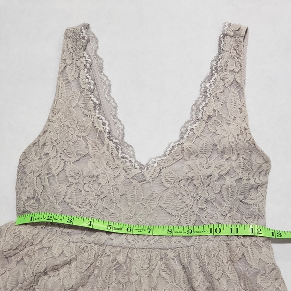 Jennifer Lopez Romantic Grey Lace Dress Size 0 - Picture 11 of 16